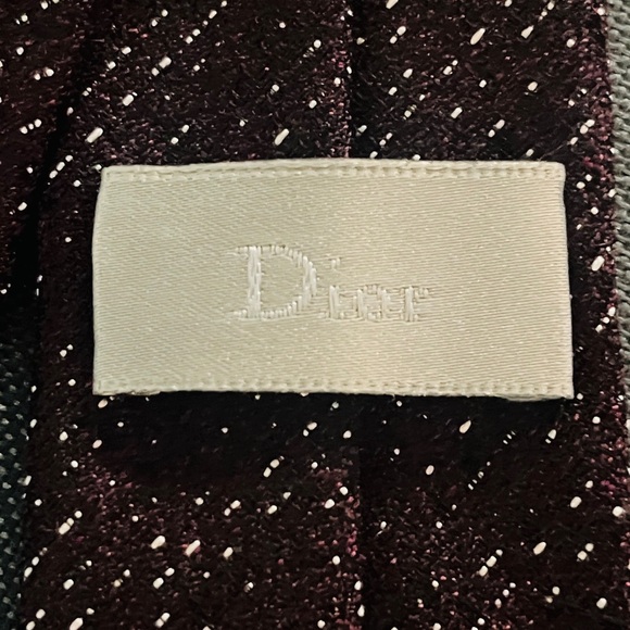 DIOR Men’s Tie in Burgundy and white specs, Brand New, never worn, without tags. - Picture 2 of 11